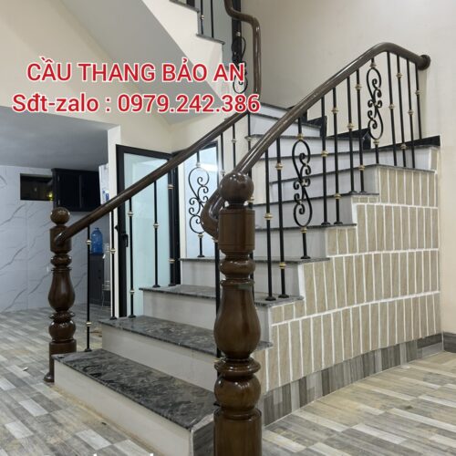 LAN CAN CẦU THANG SẮT MỸ THUẬT ĐẸP . MẪU CẦU THANG SẮT ĐẸP TAY VỊN GỖ
