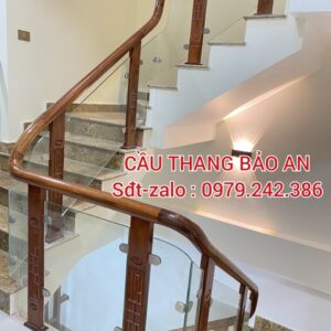 CẦU THANG GỖ KÍNH ĐẸP TẠI HÀ NỘI. TAY VỊN CẦU THANG KÍNH ĐẸP HIỆN ĐẠI