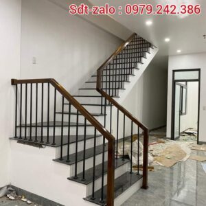 CẦU THANG SẮT ĐẸP TAY VỊN GỖ. LAN CAN CẦU THANG SẮT ĐẸP MỸ THUẬT