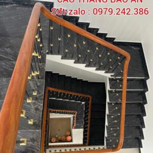 CẦU THANG LAN CAN SẮT TẠI HÀ NỘI . TAY VỊN CẦU THANG SẮT GỖ ĐẸP