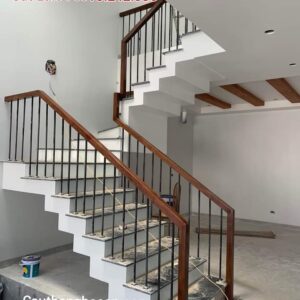 CẦU THANG SẮT NGHỆ THUẬT ĐẸP . MẪU CẦU THANG SẮT TAY GỖ ĐẸP NHẤT