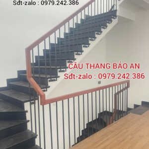 CẦU THANG LAN CAN SẮT GỖ ĐẸP. BÁO GIÁ CẦU THANG SẮT TẠI HÀ NỘI