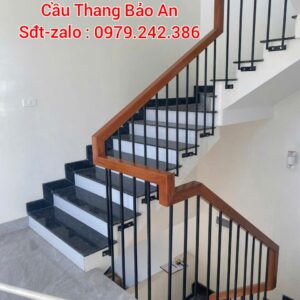 CẦU THANG LAN CAN SẮT ĐẸP. MẪU CẦU THANG SẮT TAY GỖ