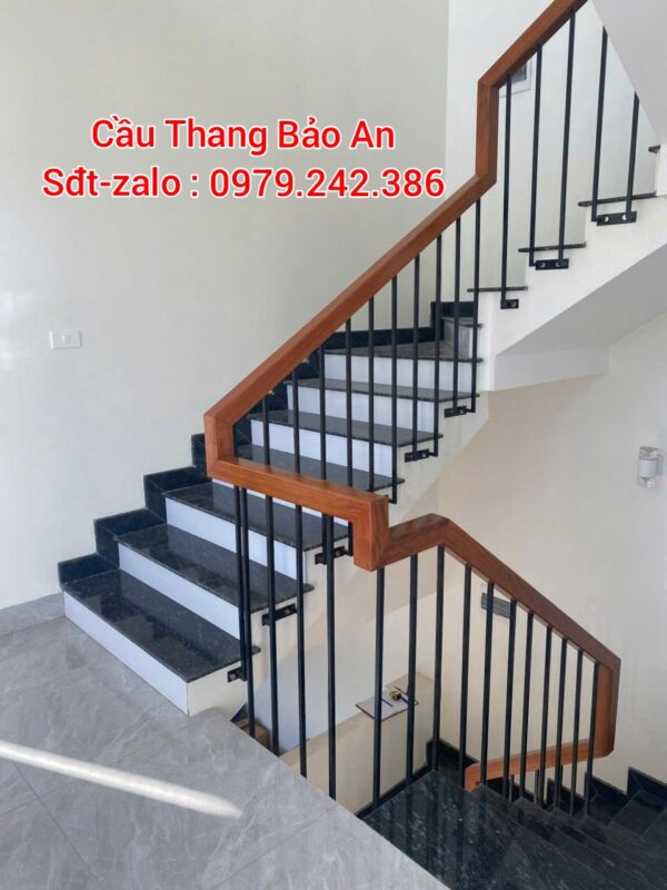 CẦU THANG LAN CAN SẮT ĐẸP. MẪU CẦU THANG SẮT TAY GỖ